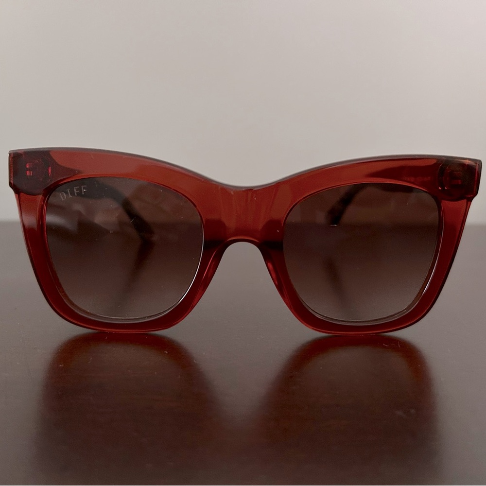 DIFF KAIA - BROWN SUGAR + WINE GRADIENT SUNGLASSES